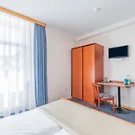Le Petit Poete Hotel 2*