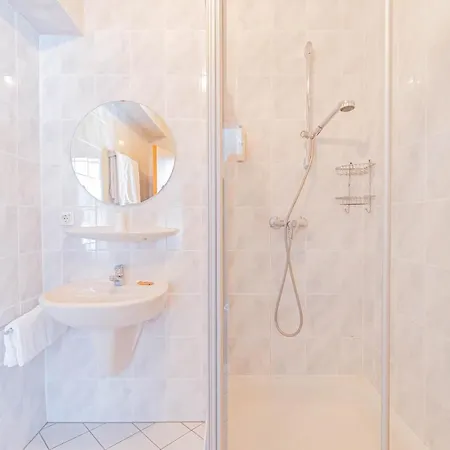 Le Petit Poete 2* Echternach