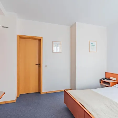 Le Petit Poete Hotel